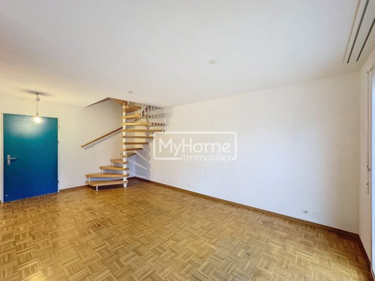 Bel appartement bien entretenu de 3,5 pièces avec balcon en duplex