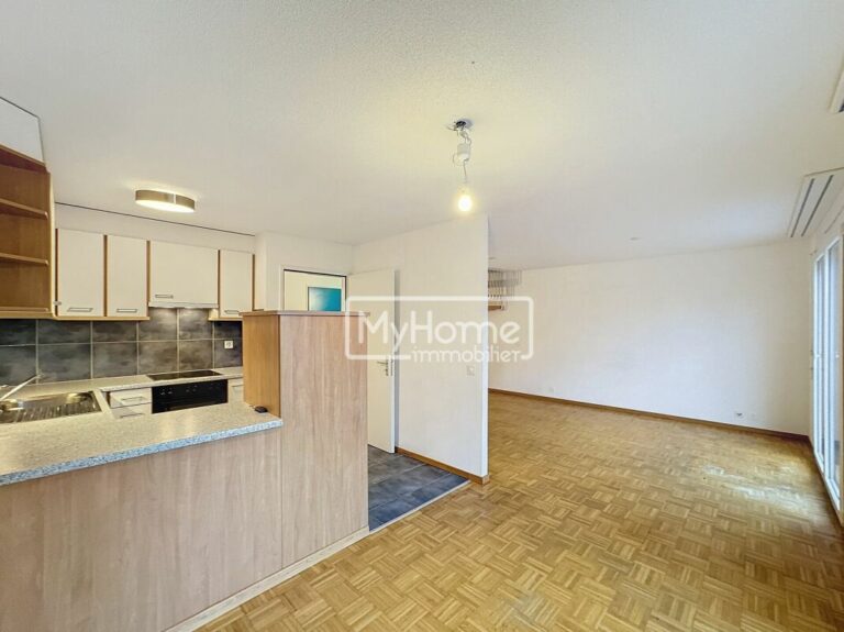Bel appartement bien entretenu de 3,5 pièces avec balcon en duplex