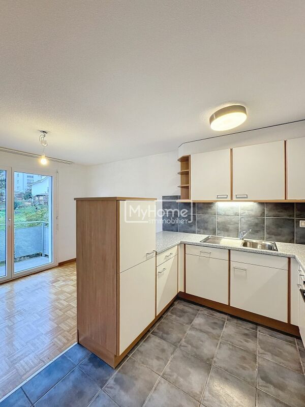 Bel appartement bien entretenu de 3,5 pièces avec balcon en duplex