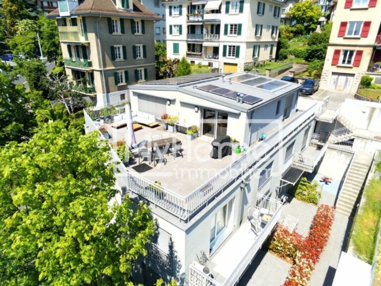 Magnifique appartement en attique idéalement situé avec grande terrasse