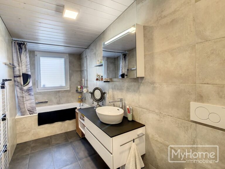 Magnifique appartement en attique idéalement situé avec grande terrasse