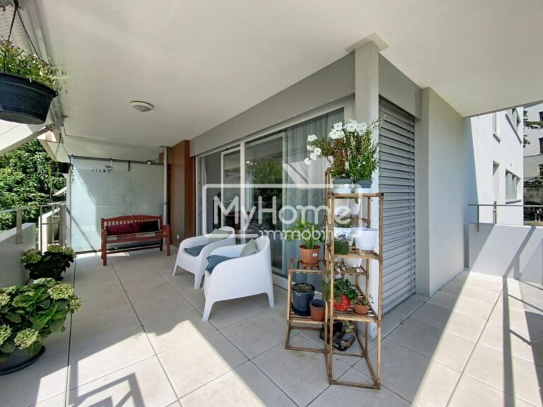 Spacieux appartement de 4,5 pièces avec un grand balcon d'angle dans un environnement résidentiel recherché