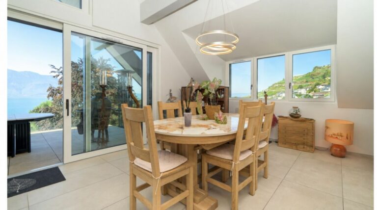 Attique neuf contemporain avec une magnifique vue lac & montagnes - Belle hauteur sous plafond