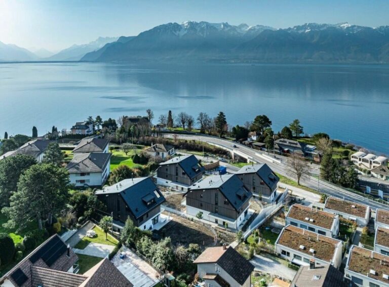 Attique neuf contemporain avec une magnifique vue lac & montagnes - Belle hauteur sous plafond