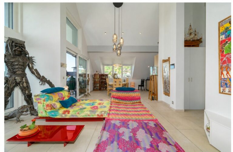 Attique neuf contemporain avec une magnifique vue lac & montagnes - Belle hauteur sous plafond