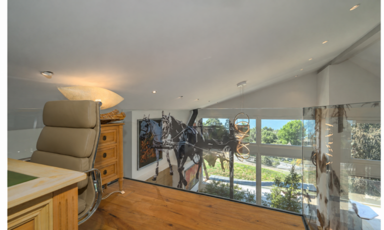 Attique neuf contemporain avec une magnifique vue lac & montagnes - Belle hauteur sous plafond