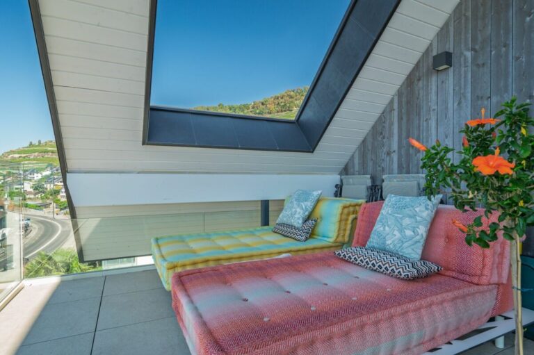 Attique neuf contemporain avec une magnifique vue lac & montagnes - Belle hauteur sous plafond