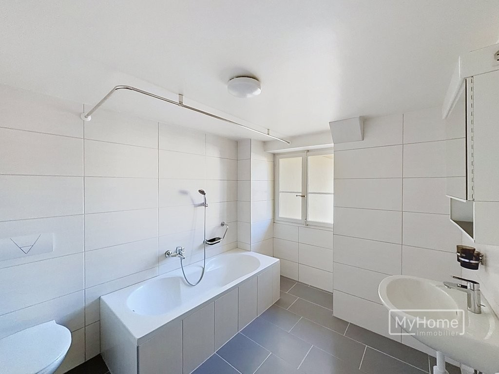 Charmant 2.5 pcs sous les combles